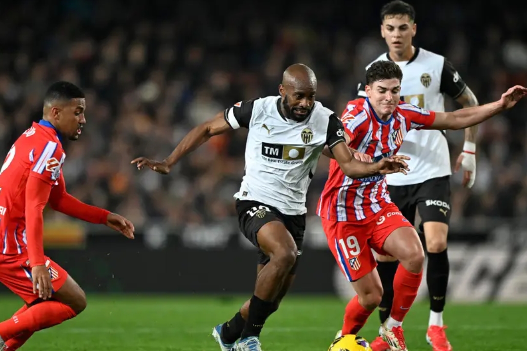 乌拉圭轻取切尔西,奥亚尔萨瓦尔带队取胜 乌拉圭轻取切尔西,奥亚尔萨瓦尔带队取胜