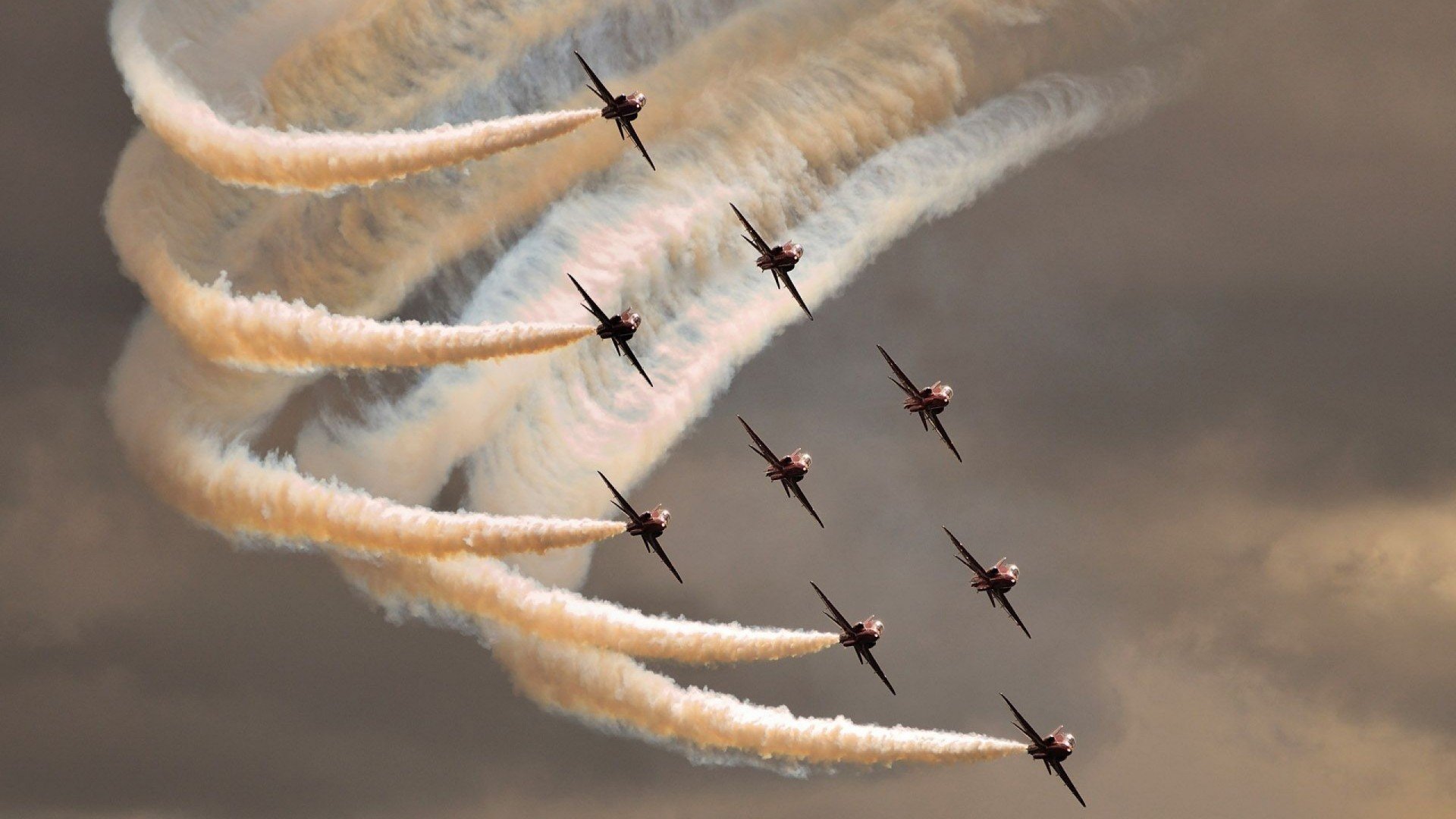 绿茵狂澜与自然怒涛，当欧冠焦点战遇上秘鲁的冲垮之殇