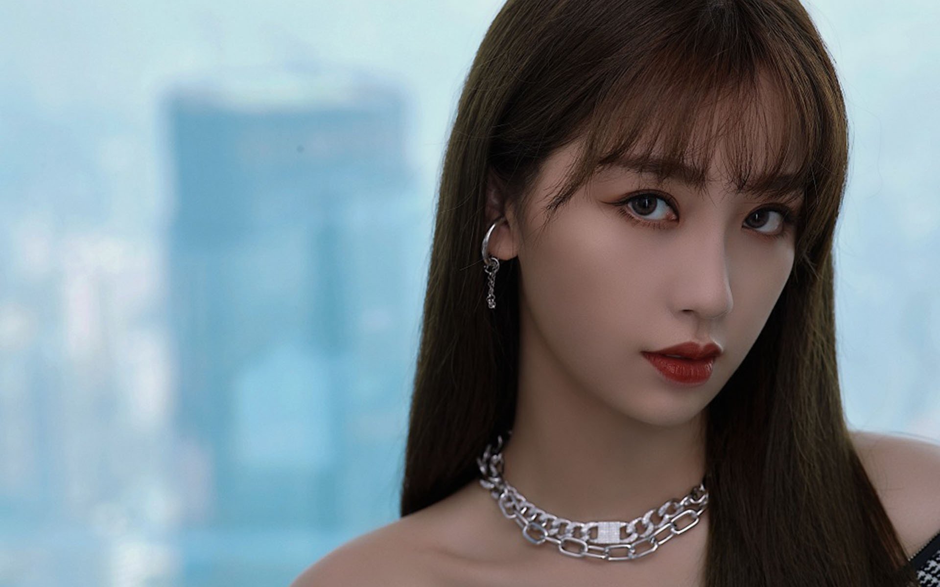 NBA焦点战,老鹰双枪63分碾压活塞,世界排名争夺战再掀波澜