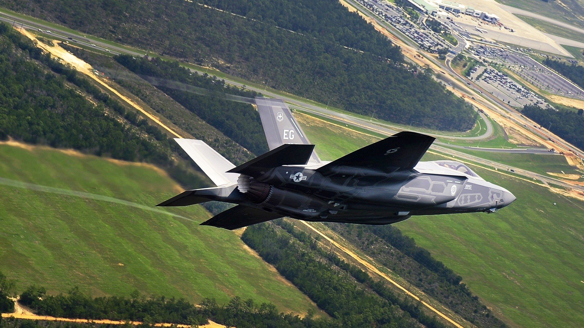 双雄争霸，从西甲国家德比焦点战到雄鹿火力压制掘金的体育启示