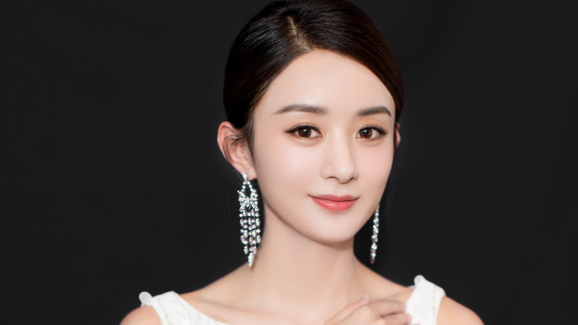 库里关键三分一击制胜 鹈鹕团队绞杀终结勇士连胜