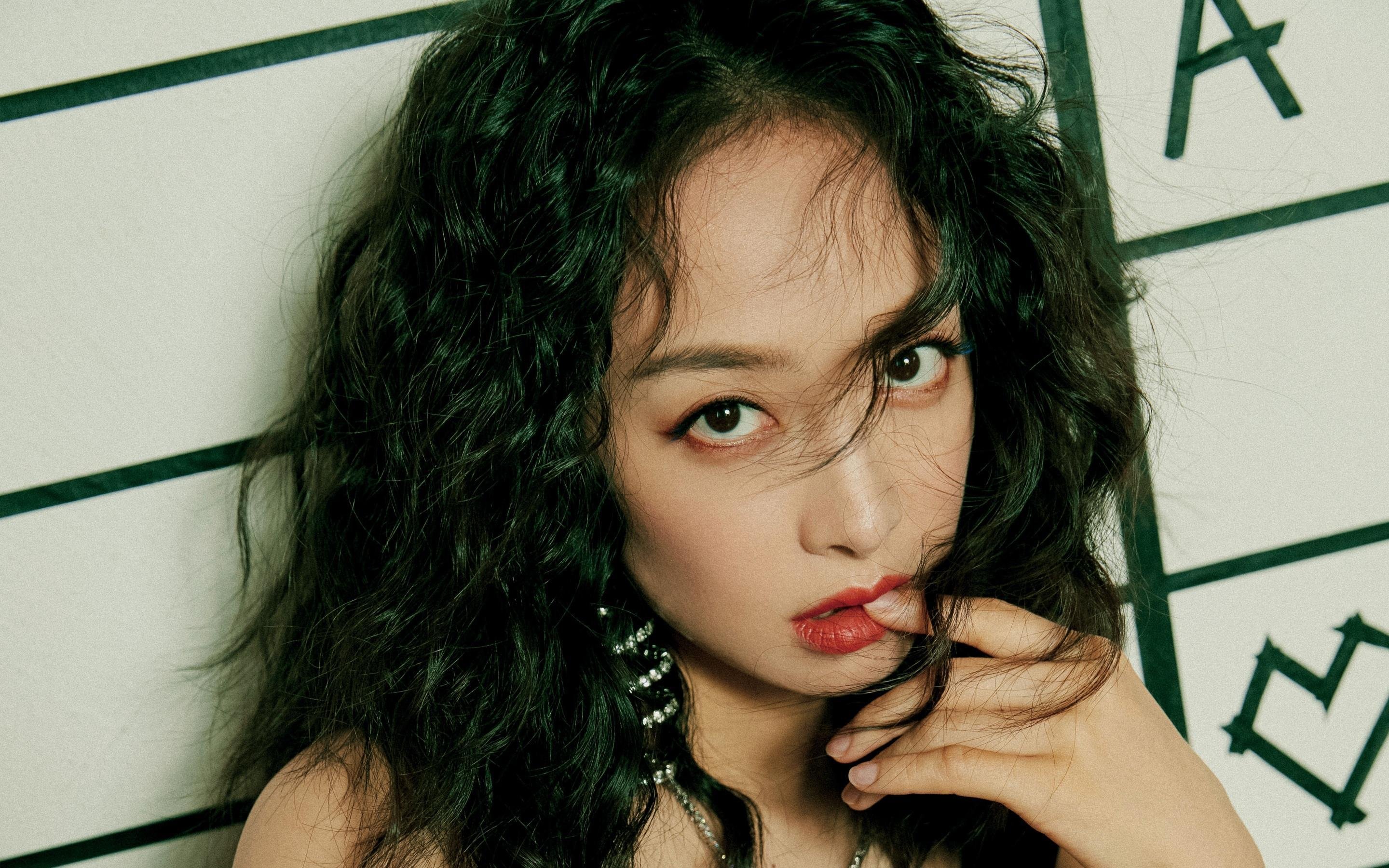 欧文引爆攻防转换！费城窒息防守难阻爵士灵动快攻