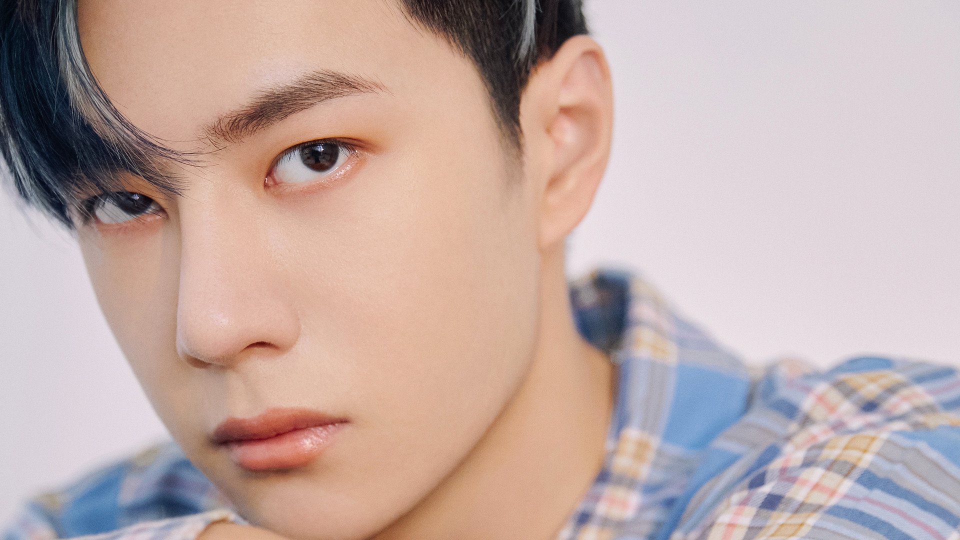 猛龙掀翻北京队，布克关键战不手软